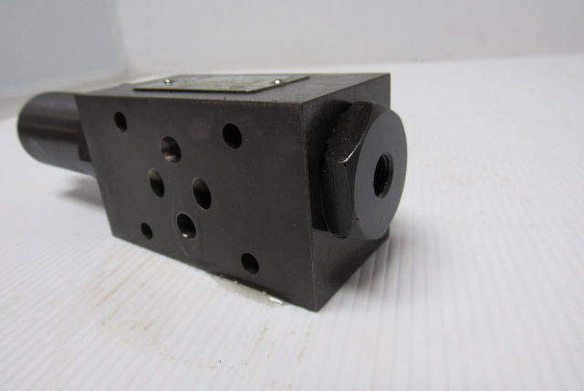 Kayaba RDEP-02-70-1 Hydraulic Flow Control Manifold Block