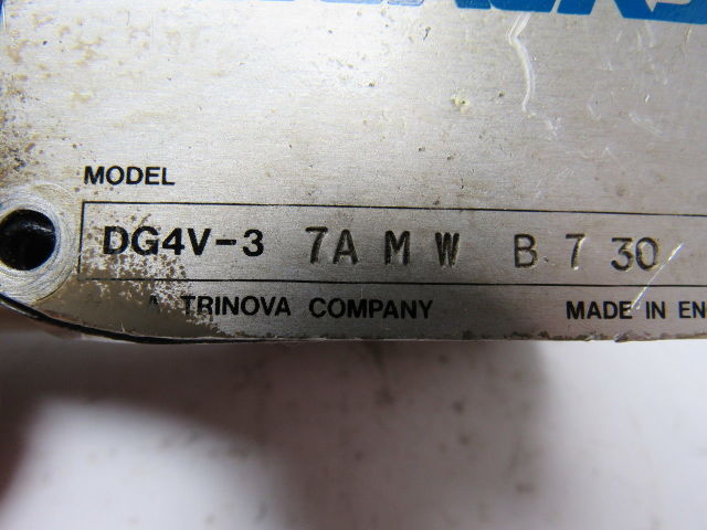 Vickers DG4V-3-7A-M-W-B-7-30 Hydraulic Solenoid Valve 110V Coil 3000PSI