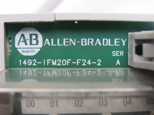 Allen-Bradley 1492-1FM20F-F24-2 Ser A 10-30V AC/DC 16 Fuse Field Module