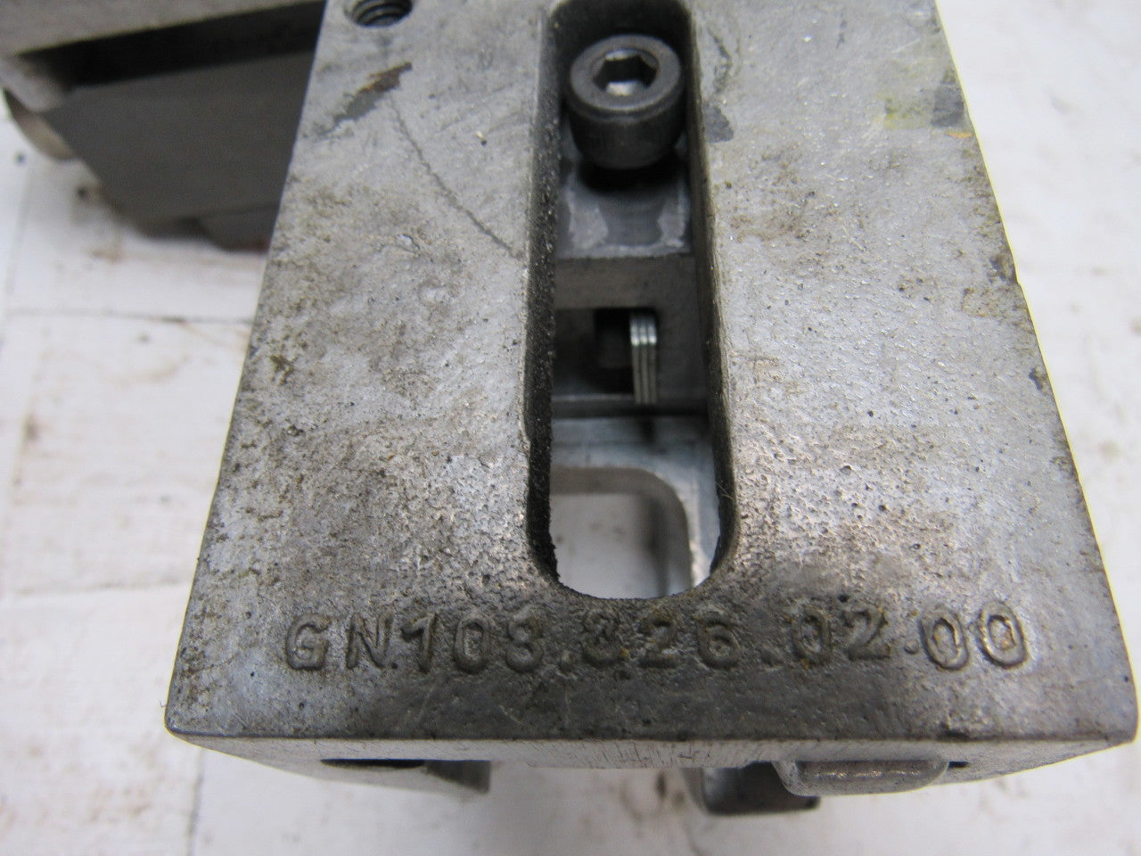 Euchner NZ1VZ-538 E Safety Interlock Switch W/ Door Handle Actuator