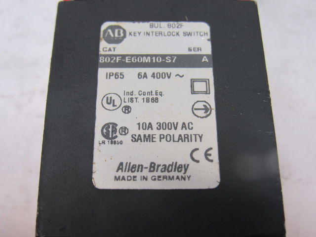Allen Bradley 802F-E60M10-S7 Ser. A Mechanical Safety Interlock w/Key 300V 10A