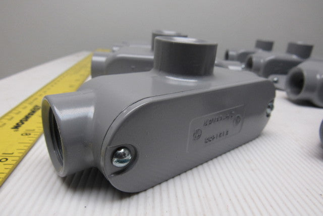 Neer TC-75 3/4" Conduit Body 3 Way With Non Gasketed Covers Lot Of 8