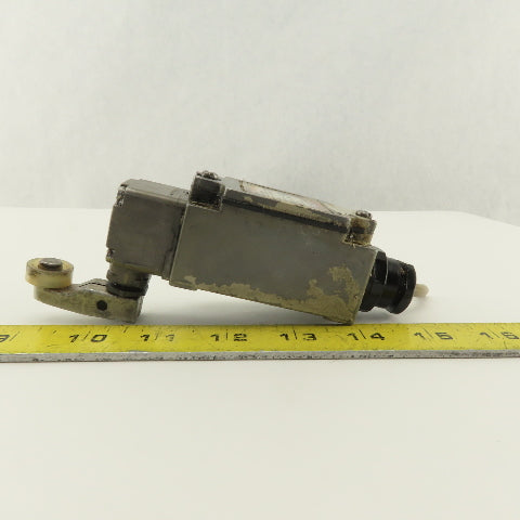 Omron D4B-2511N 400V 2A Cam Roller Rocker Limit Switch