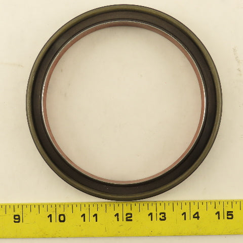 Navistar 1876897C1 Shaft Seal
