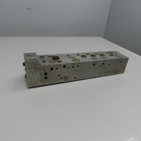 Vickers MCD-3059-12 DG4V Series 7 Valve Manifold Block