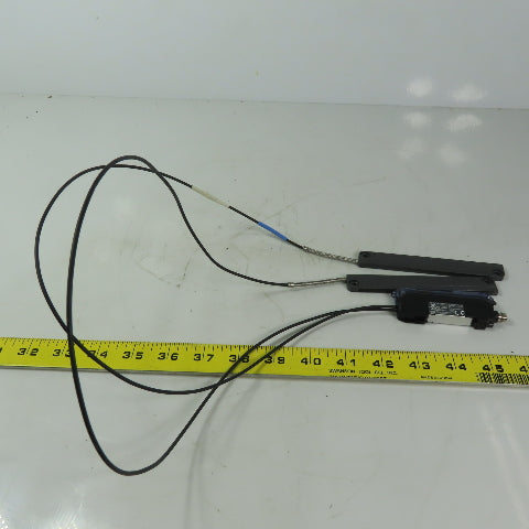 Keyence FS-V31CP Sensor Amplifier Fiber Optic Sensor W/Optic Sensors Damaged