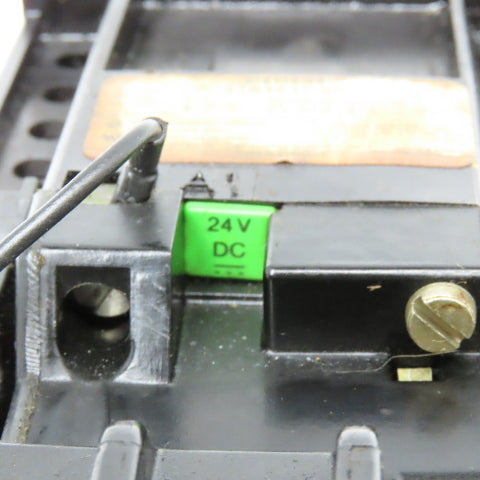 Siemens 3TB44 17-0B Contactor Starter Relay 600V 20Hp 24VDC Coil