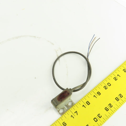 Siemens 3RG7401-0CH61 Retro Reflective Sensor W/Mounting Brackets