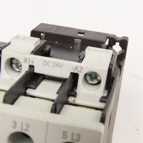 Siemens 3RT1024-1BB40 600V 35A Contactor Relay 24 VDC Coil Lot Of 2
