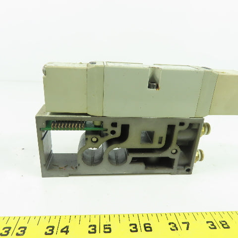Numatics 122BB5Z2MN00061 150PSI 4-Way Solenoid Pneumatic Valve Manifold 24VDC