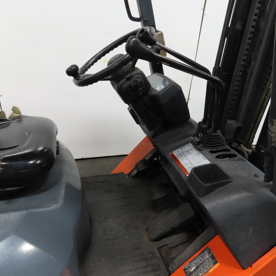 Toyota 7FGCU30 6000LB 3-Stage LP Gas Forklift 187" Sideshift Lift 44" x 5" Forks