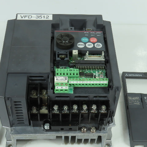 Mitsubishi FR-E740-026-NA E700 0.75kW 1HP VFD Inverter Drive 380-480V 3PH 2.6A
