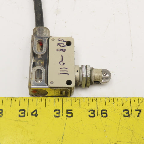 Omron D4E-1A23L2N Cam Roller Limit Switch 5A 125V
