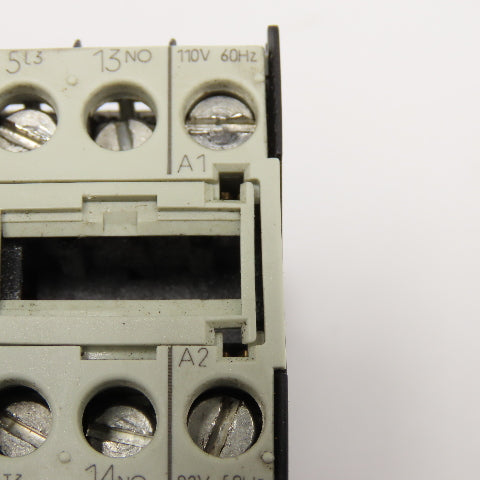 Siemens 3TF2010-0AG1 600V 16A 3Ph 5Hp Max Contactor W/0.4-0.63A Overload