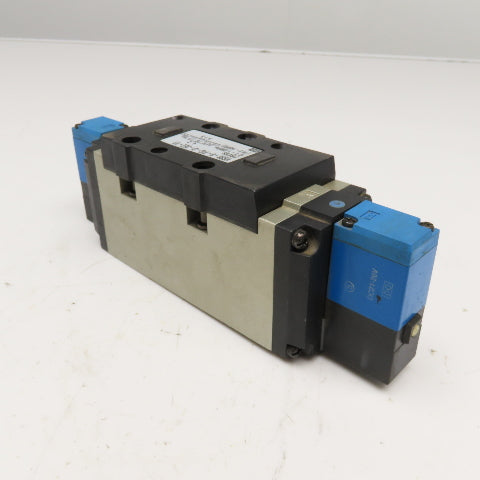 SMC VSS8-8-FIG-D-3EZ-V1 5/3 Position Float Center Pneumatic Valve 21-26VDC Coil