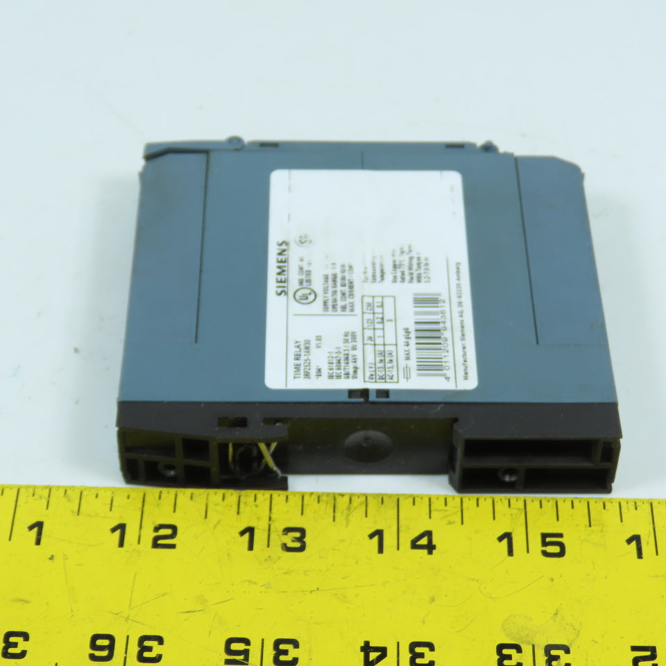 Siemens 3RP2525-1AW30 Sirius Time Relay 12-240VAC