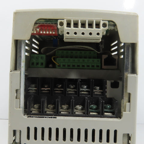 Allen Bradley 22B-D2P3N104 Ser A 0.75kW/1HP AC Drive 0-460V 3PH (Cracked Front)