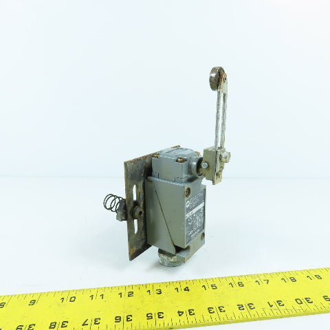 Allen Bradley 802T-AP Oiltight Limit Switch W/ 40146-747-63 Operator Head