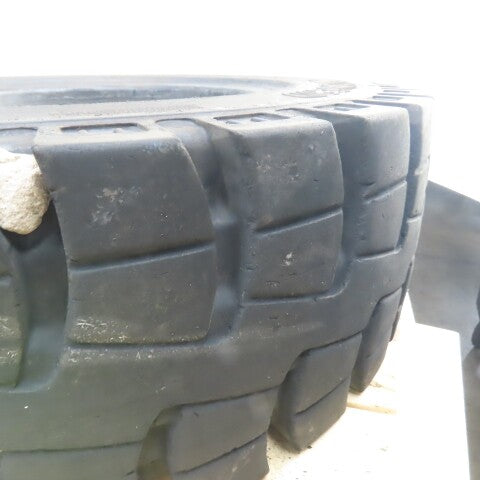 Nexen SolidPro 28 x 9-15 / 7.00 (8.15-15) Solid Cushion Forklift Tire Set/2