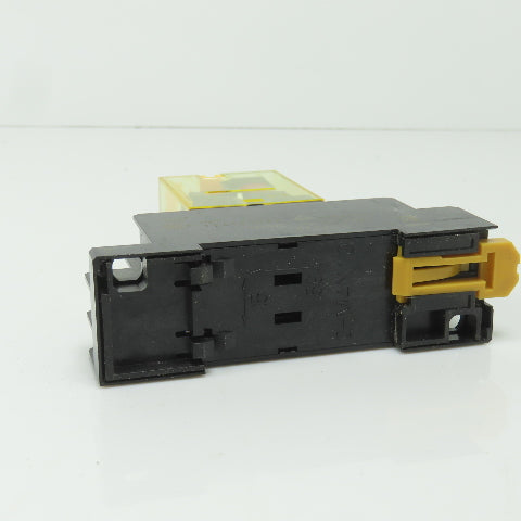 Idec RU2S-NF-A220 220-240VAC Power Relay 50/60HZ 10A W/ Base (Clean)