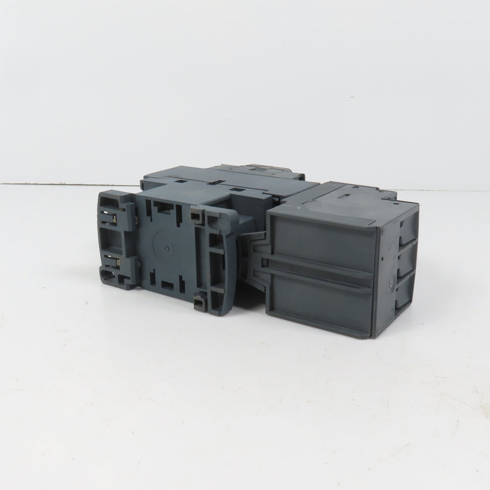 Schneider LC1D32M7 600VAC Contactor 25HP 220V Coil W/ LR3D32 Overload 23-32A