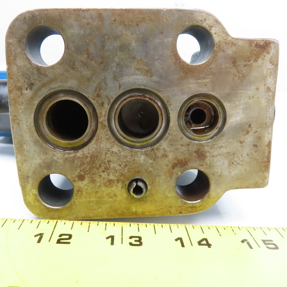 Vickers DG4V3S0B210MUHL560EN157 4/2 Valve W/ Pressure Regulator 24VDC 210 Bar