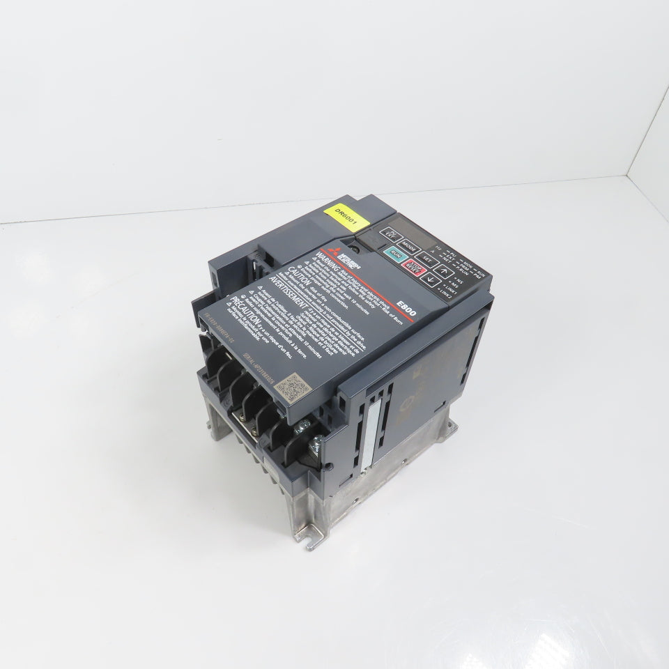 Mitsubishi FR-E820S-0050EPA-60 Inverter Drive 1PH 240V Input 3PH 200-240V Out