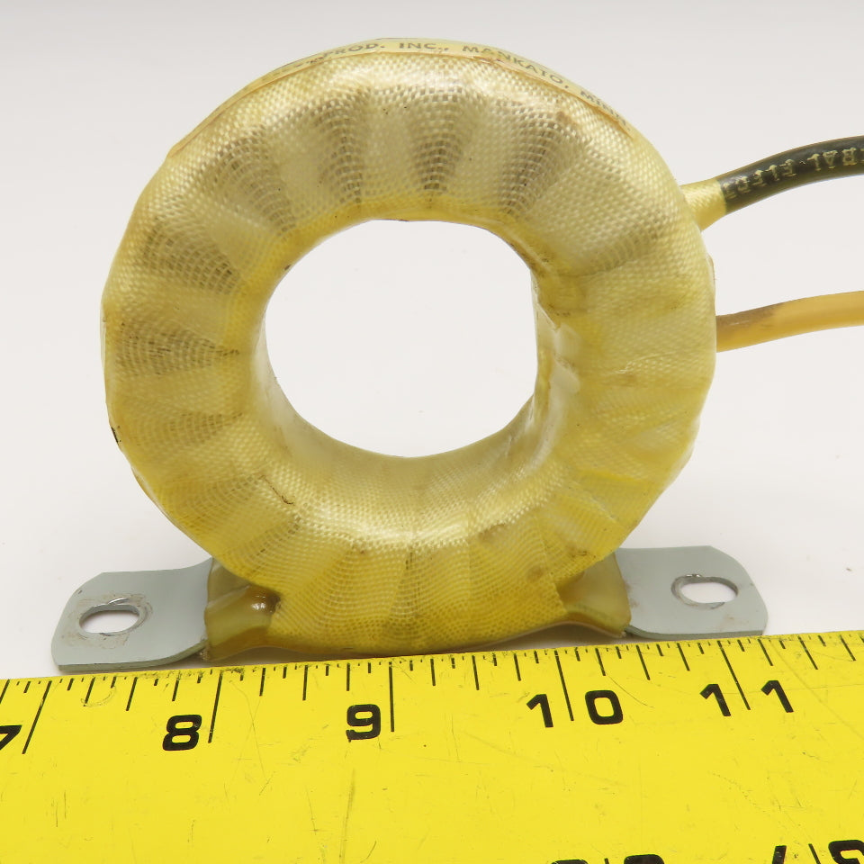 Midwest Electric 3CT13-B 300/5A Ratio 2VA Pri T 1 Current Transformer 25-400Hz