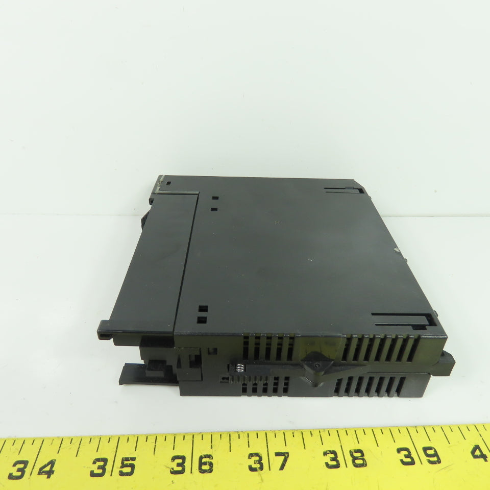 GE Fanuc IC693MDL330D Output Module 120/240VAC 2A 8PT