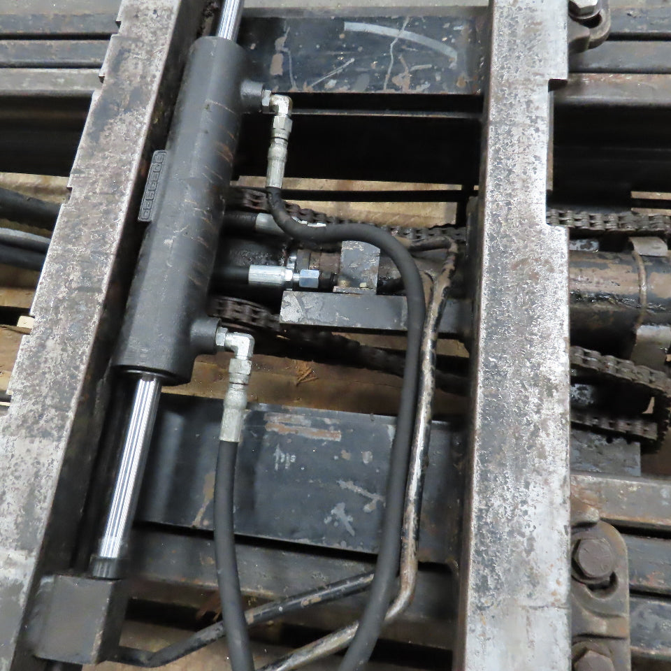 Toyota 5FBE15 3 Stage Forklift Mast W/ Side Shift From 36V Electric Lift