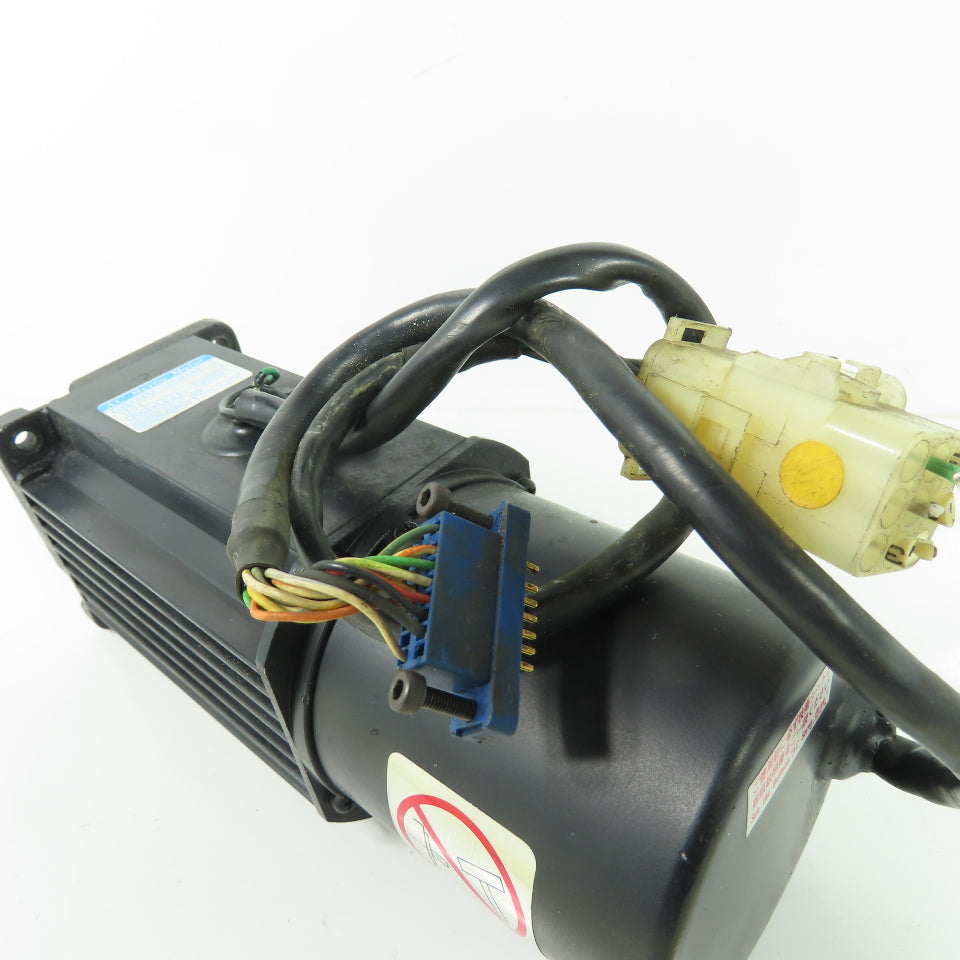 Matushita USAREM-02CMA43 AC Servo Motor 200W 6.5kg-cm 3000rpm