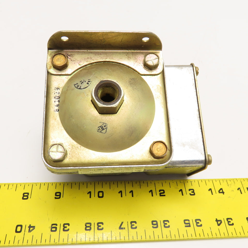 Barksdale D1T-H2 Pressure Or Vacuum Actuated Switch .018-1.7PSI