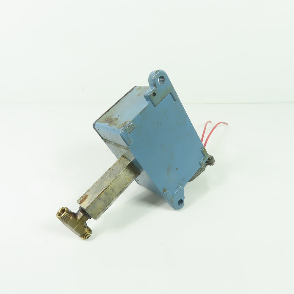 UE United Electric J6-266 Pressure Switch 15A 480VAC 0-100PSI Range 150PSI Proof
