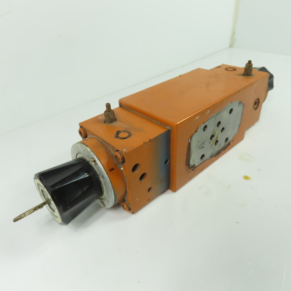 Mannesmann Rexroth 2 FRM 5-32/1.2 QB Hydraulic Flow Control Valve Manual Adj