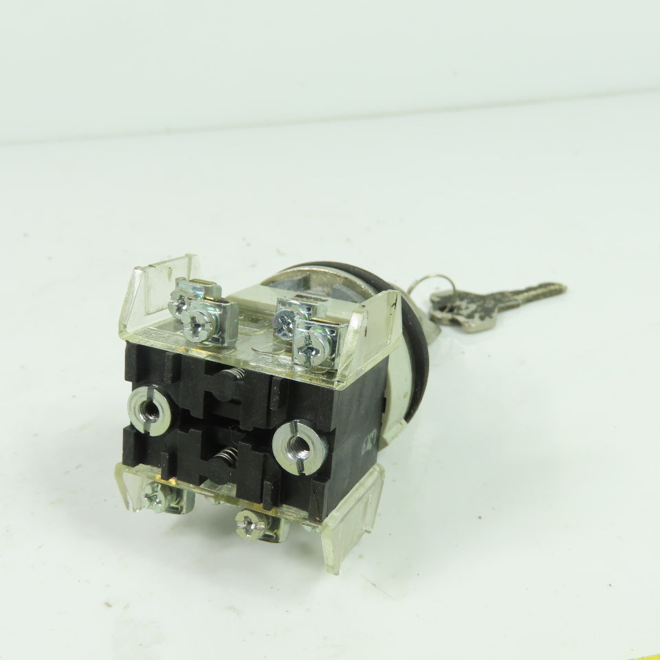 Allen-Bradley 800T-N61KF4 Key Operated Selector Switch NEMA 4 13 with Keys