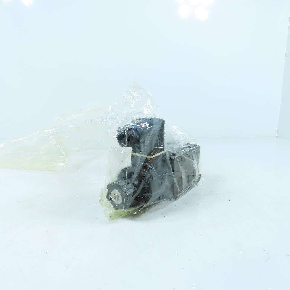 Nachi G16FH004412 SA-G01-A3X-C1-31 Hydraulic Solenoid Valve 100V AC D03