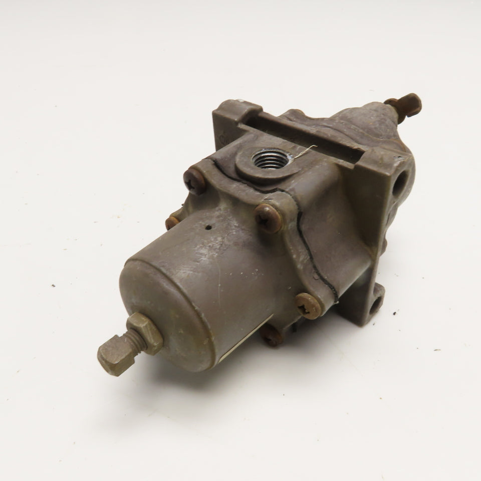 Fisher Controls FS67CFR-362 250PSI Max Air Pressure Regulator 0-30PSI 1/4"NPT