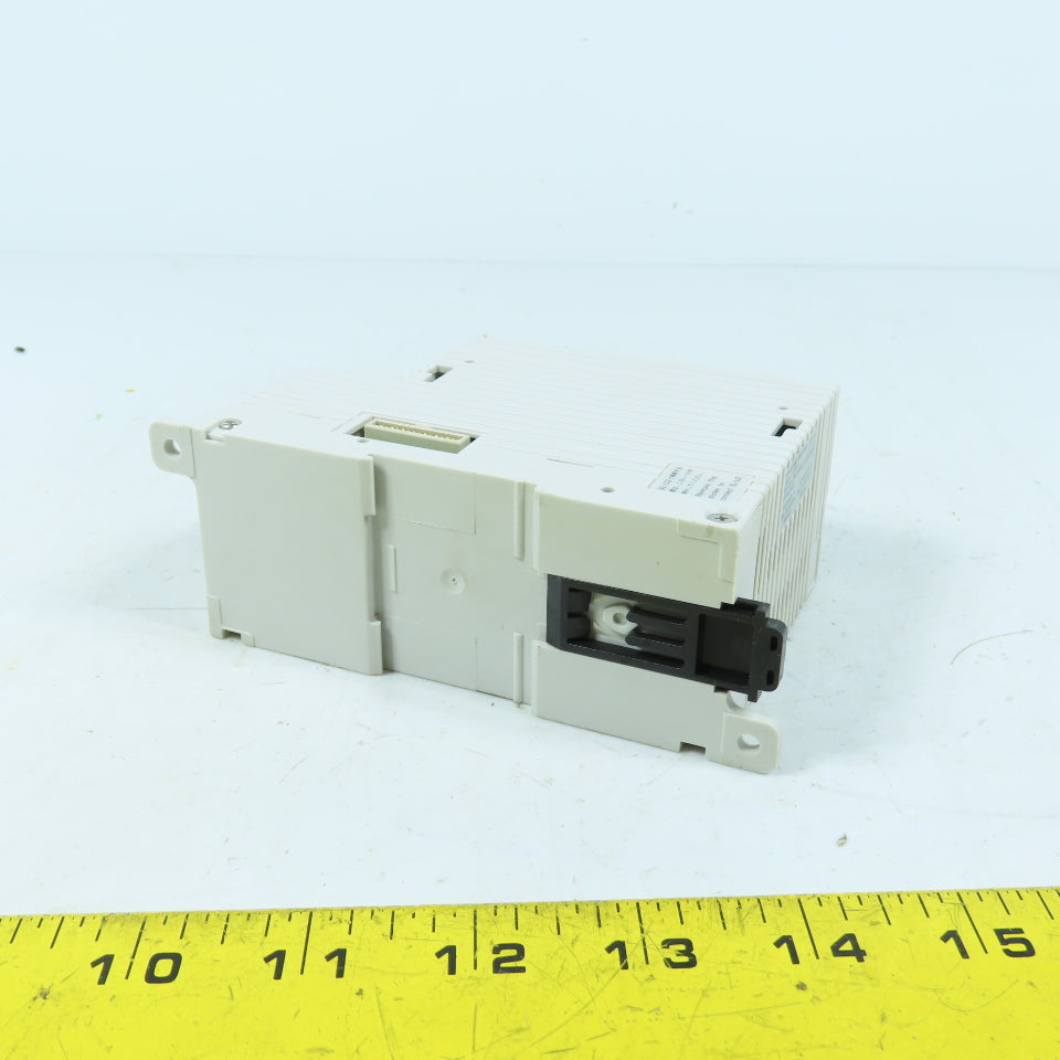 Keyence SL-R11E Safety Control Unit Relay 24VDC PNP Type 4 IP20