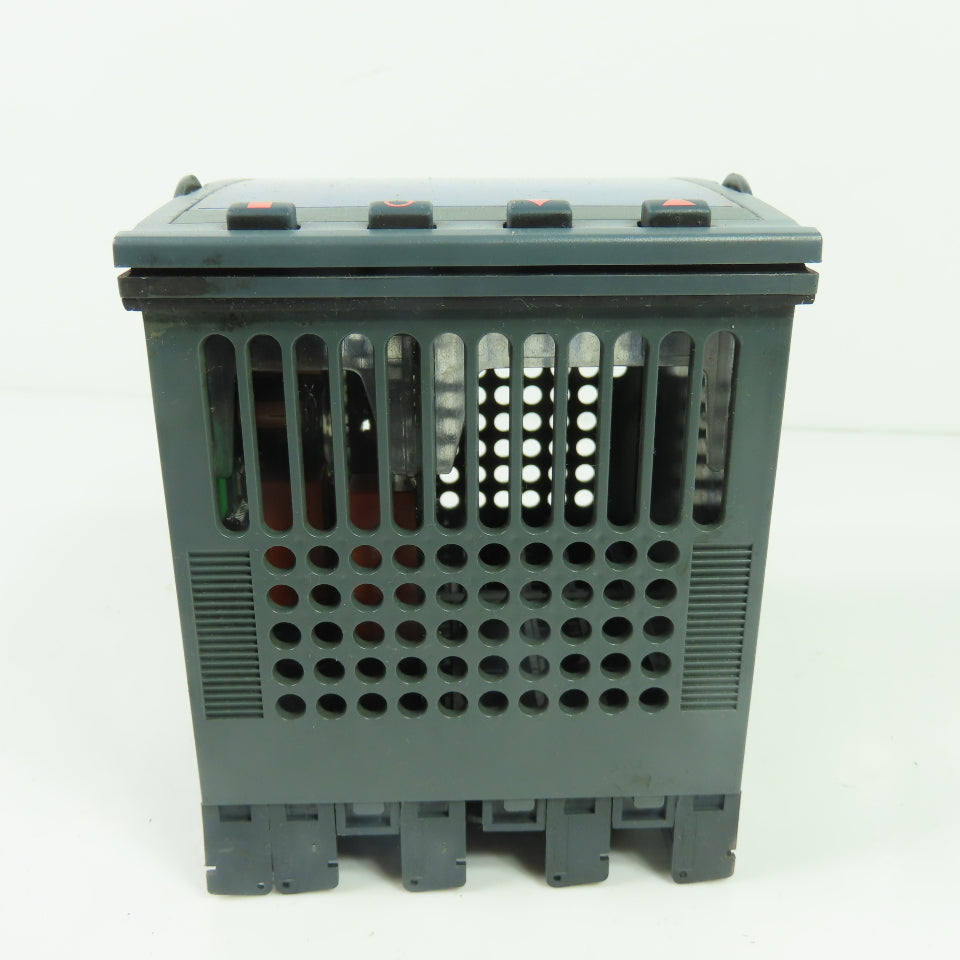 Eurotherm 2204E/CC/VH/H7/RH/RF/RF/XX/2YM/ENG/XXXXX/XXXXXX Temperature Controller
