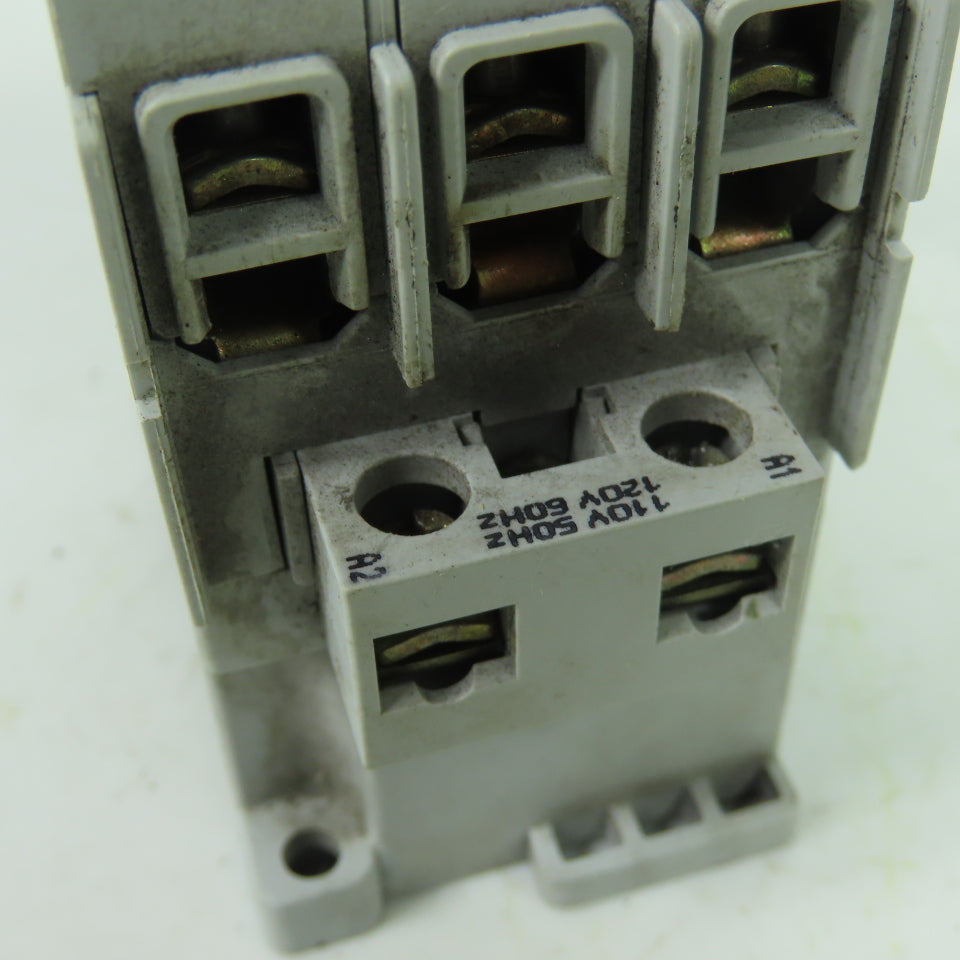 Allen-Bradley 100-C30*00 3-Pole Magnetic Contactor 120V Coil 32A 600V