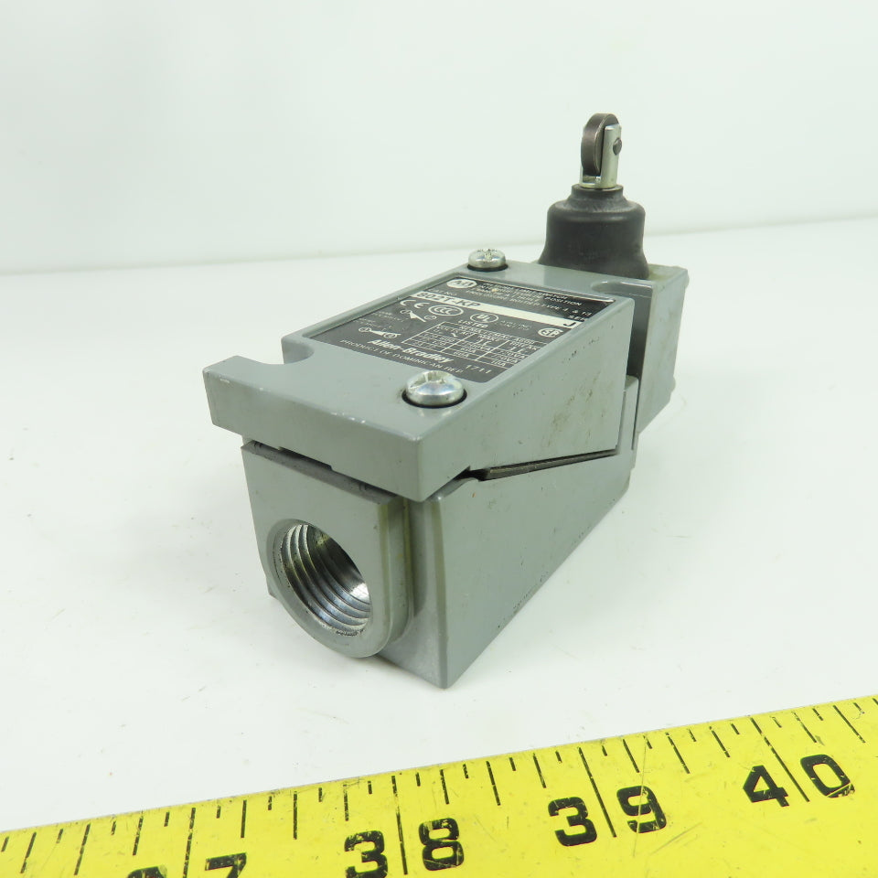 Allen-Bradley 802T-KP Oiltight Limit Switch Roller Plunger Ser J W/ 40146-017-64