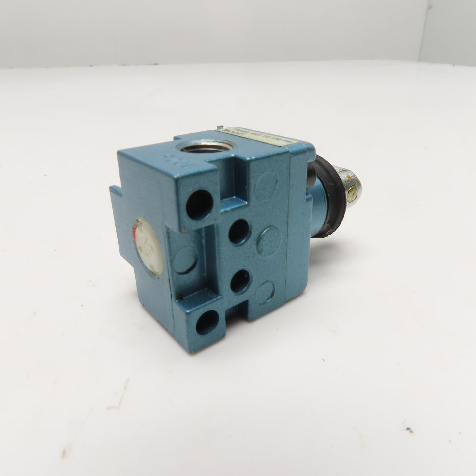 MAC 1161A-011 Roller Cam Operated 3-Way Pneumatic Valve