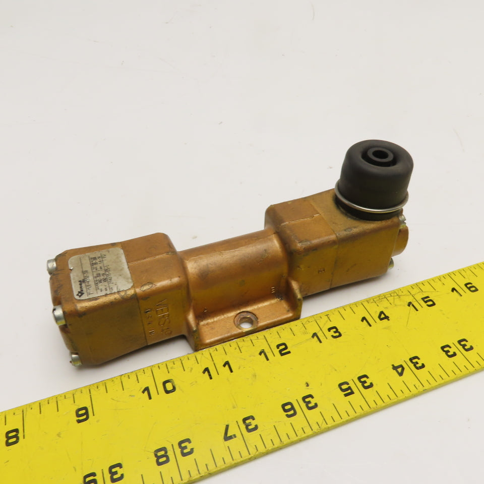 Versa VLP-4332-30 Pneumatic Directional Pilot Valve 200 PSI Missing Handle