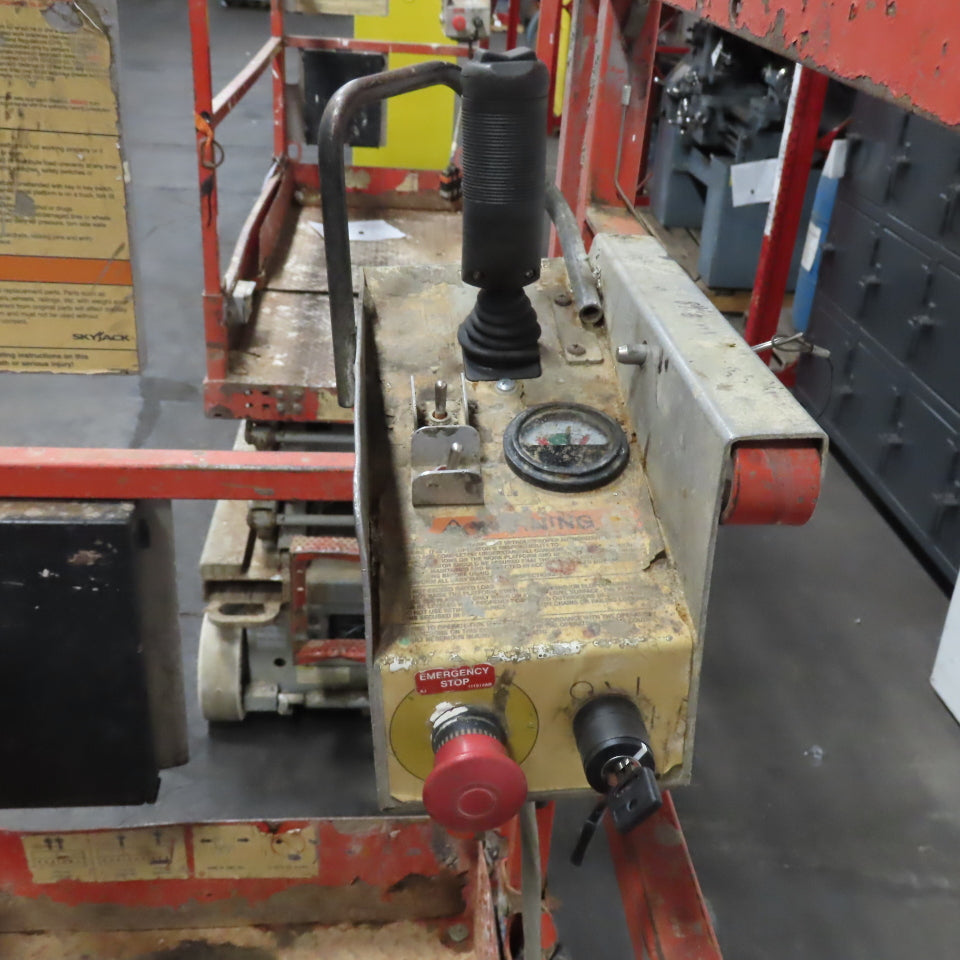 Skyjack SJIII 3219 550Lbs 19' Compact Scissor Arial Man Lift 24VDC 381Hrs.