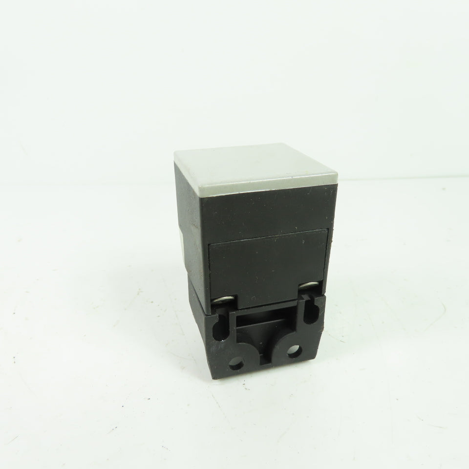Turck BI30U-CK40-AP6X2-H1141/S1590 W/BS4 Uprox Inductive Proximity Sensor 10-30V