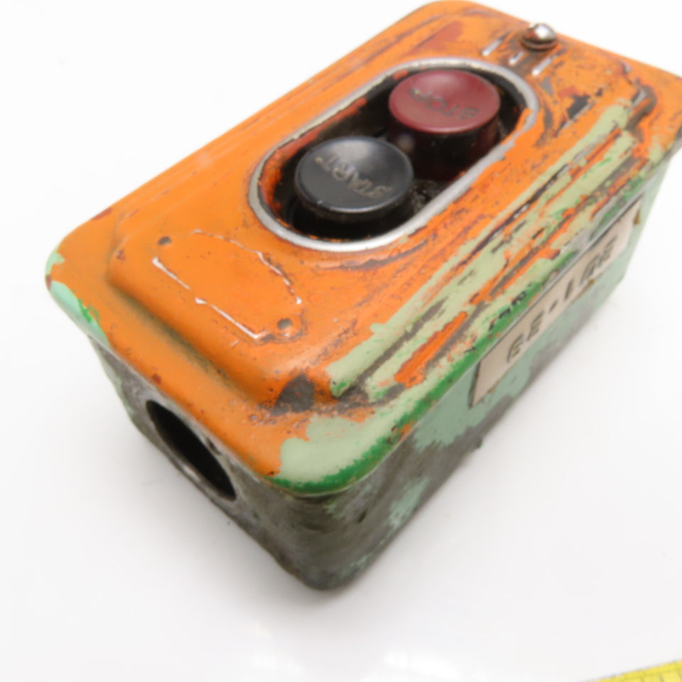 Cutler-Hammer 10250H Vintage Art Deco Start Stop Pushbutton Controls 600V