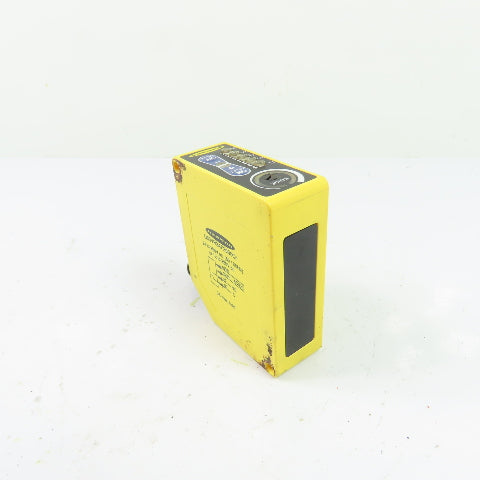 Banner Q60VR3AF2000Q1 Photoelectric Sensor 24-250VAC/12-250VDC