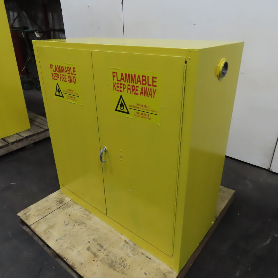 30 Gallon Flammable Liquid Storage Cabinet 43"x18"x45" 3-Shelf