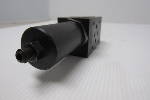 Kayaba RDEP-02-70-1 Hydraulic Flow Control Manifold Block