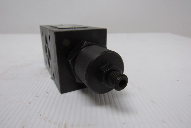 Kayaba TCOC-02-A Pileup Hydraulic Flow Control Manifold Block